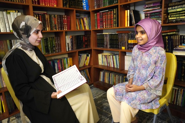 Engelleri gönlündeki iman aşkıyla yıktı! 9 yaşındaki Eyanu, görmese de kalp gözüyle 3 yılda Kur'an-ı Kerim'i ezberledi!