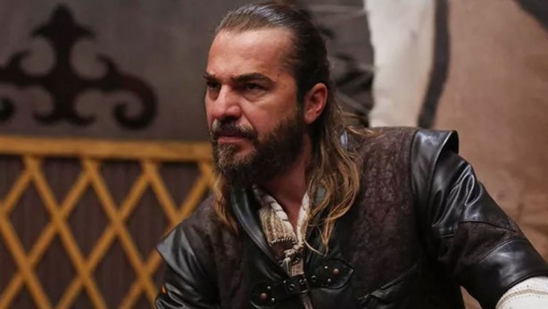 Foto - Engin Altan Düzyatan'dan dikkat çeken Diriliş Ertuğrul paylaşımı