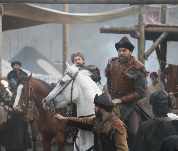 Foto - Engin Altan Düzyatan'dan Diriliş Ertuğrul açıklaması