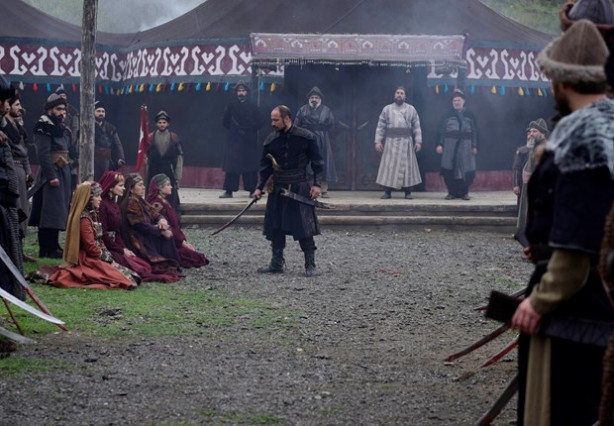 Foto - Engin Altan Düzyatan'dan Diriliş Ertuğrul açıklaması