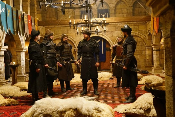 Foto - Engin Altan Düzyatan'dan Diriliş Ertuğrul açıklaması