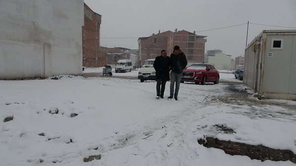 Foto - Enkaz altından attığı mesajla hayata tutundu