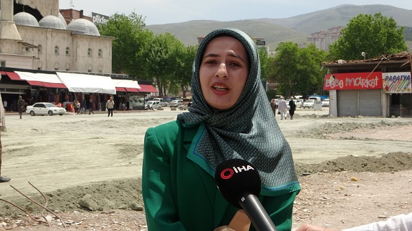 Foto - Enkazda hayata tutunmaya çalışıyor