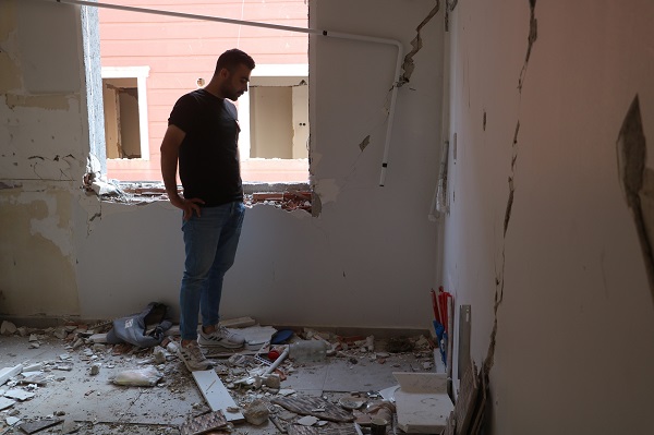 Foto - Enkazda yürekleri ısıtan manzara