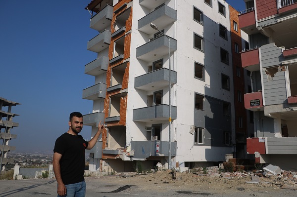 Foto - Enkazda yürekleri ısıtan manzara