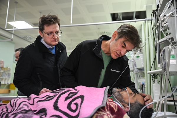 Foto - Enkazdan 296. saatte kurtarılan baba yaşadıklarını anlattı