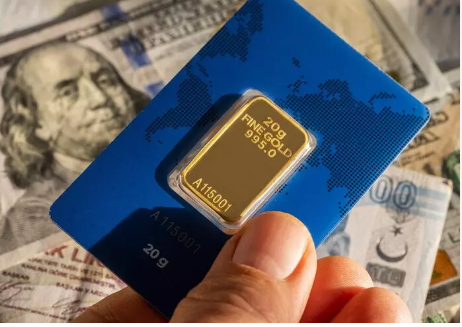 Foto - Enkazdan çıkan bavul dolusu altın vatandaşı harekete geçirdi! Altın ve doları olan oraya koştu