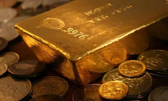 Foto - Enkazdan çıkan bavul dolusu altın vatandaşı harekete geçirdi! Altın ve doları olan oraya koştu