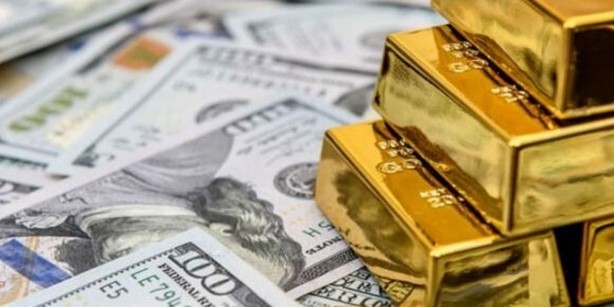 Foto - Enkazdan çıkan bavul dolusu altın vatandaşı harekete geçirdi! Altın ve doları olan oraya koştu