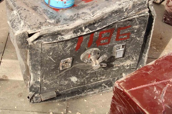 Enkazdan tam 100 adet çıktı | Hepsi polis korumasında