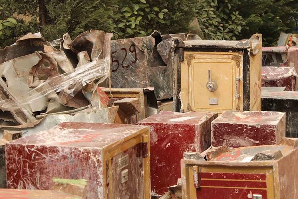 Foto - Enkazdan tam 100 adet çıktı | Hepsi polis korumasında