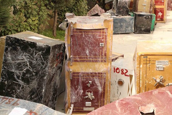 Foto - Enkazdan tam 100 adet çıktı | Hepsi polis korumasında