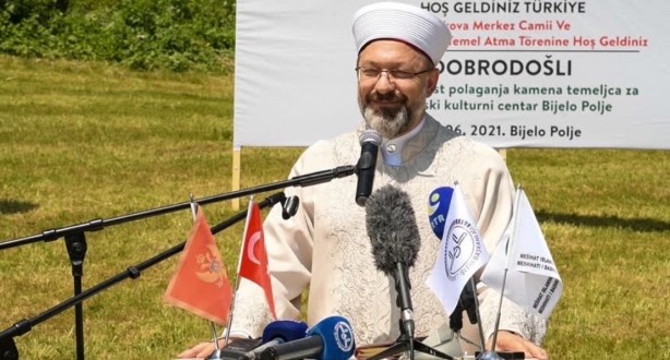 Foto - Erbaş'tan Karadağ'da önemli mesajlar: Hem Kur'an hem de hadisin müjdesine nail olmak için...