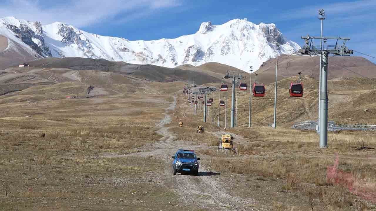 Foto - Erciyes'te zirve tırmanışında kaza: 2 dağcı için arama kurtarma operasyonu