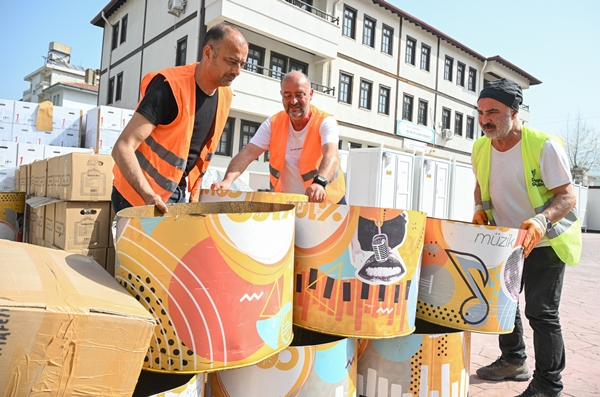 Foto - "Erdal Bakkal" da depremzedelerin yardımına koştu