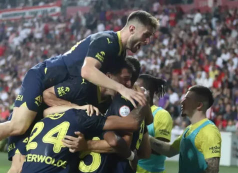 Foto - Erden Timur istiyordu, Fenerbahçe alıyor! Yılın transfer çalımı patladı, Fred'ten sonra...