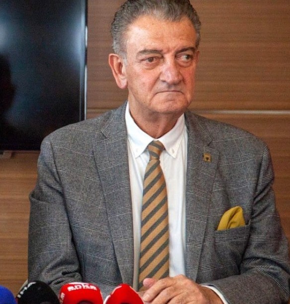 Foto - Erdoğan, "Ahmak, geri zekalı mısın" demişti! AK Partili başkan ağızları açık bıraktı