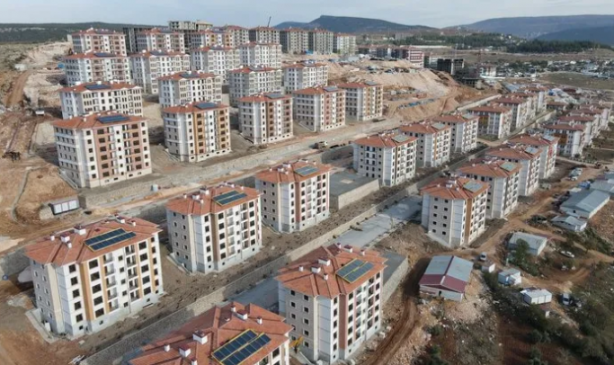 Foto - Erdoğan dediyse yapar! Depremin merkez üssü 1 yılda ayağa kalktı… Konutların teslimini Erdoğan yapacak