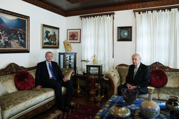 Erdoğan ile Bahçeli'nin görüşmesi sona erdi