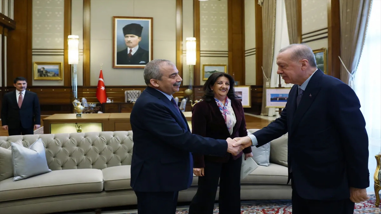 Foto - Erdoğan ile DEM heyeti arasındaki tarihi görüşmenin şifreleri ortaya çıktı! Olay MİT mesajı ve Sırrı Süreyya Önder detayı