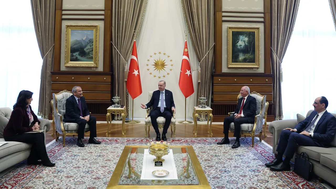 Foto - Erdoğan ile DEM heyeti arasındaki tarihi görüşmenin şifreleri ortaya çıktı! Olay MİT mesajı ve Sırrı Süreyya Önder detayı
