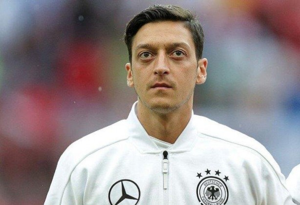Foto - Erdoğan ile görüşen Mesut Özil bu kez içimizdeki Almanların hedefinde!