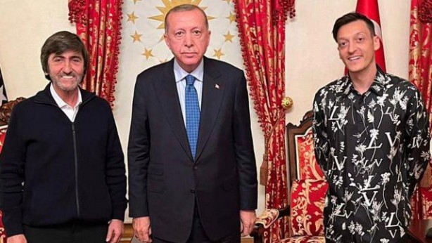 Erdoğan ile görüşen Mesut Özil bu kez içimizdeki Almanların hedefinde!