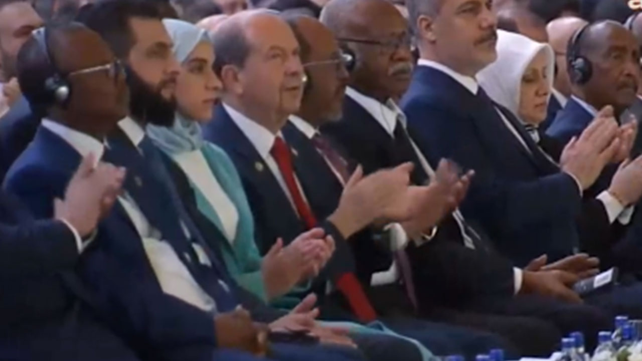 Foto - Erdoğan 'İsrail terör devletidir' dedi! Salonda bulunan El Şara bakın ne yaptı