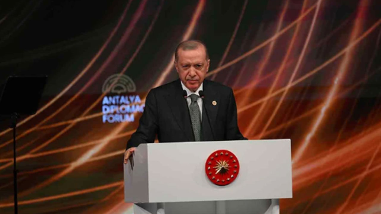 Foto - Erdoğan 'İsrail terör devletidir' dedi! Salonda bulunan El Şara bakın ne yaptı