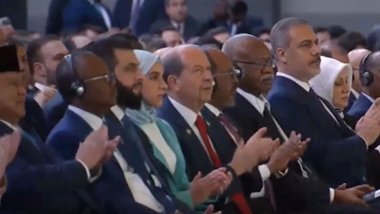 Foto - Erdoğan 'İsrail terör devletidir' dedi! Salonda bulunan El Şara bakın ne yaptı