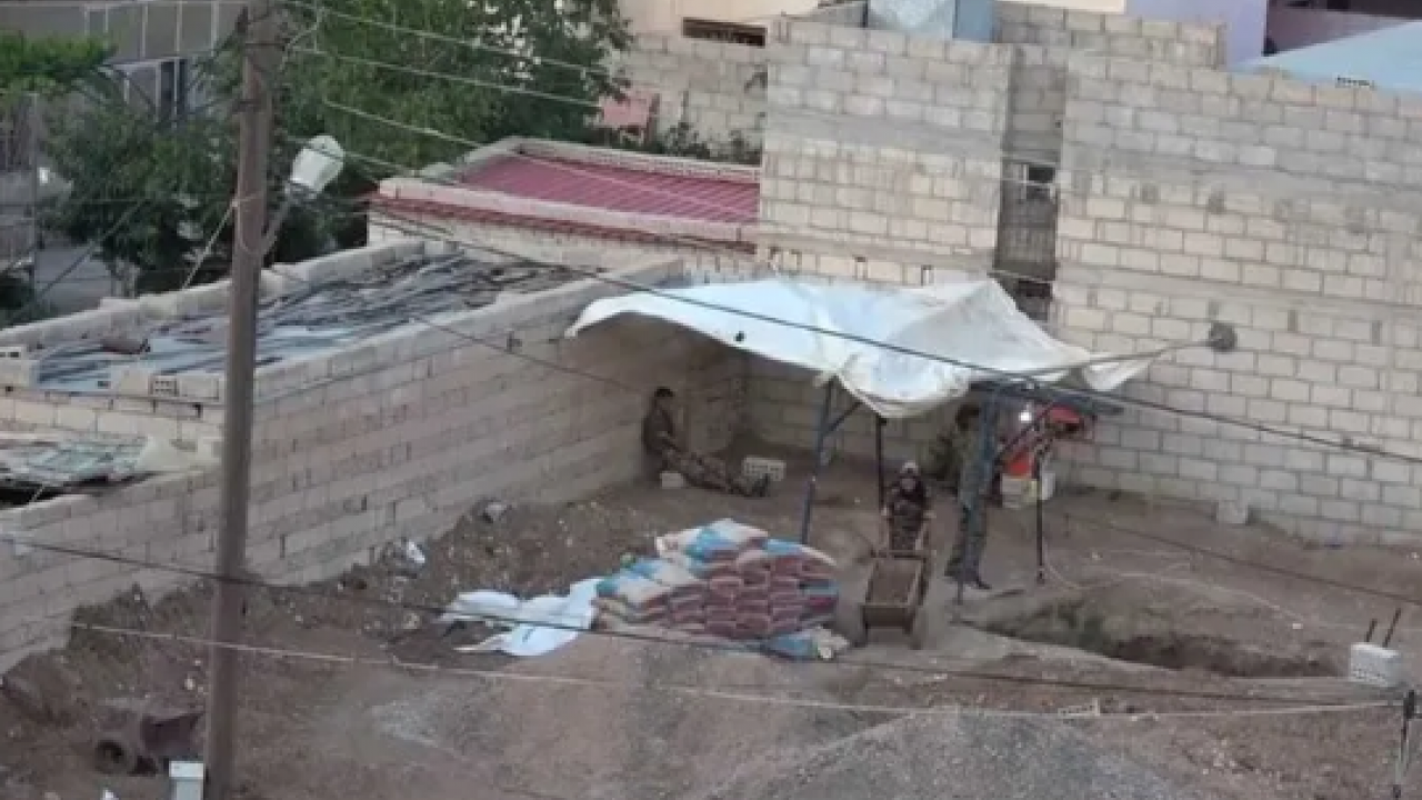 Foto - Erdoğan: ‘Kılıç kınından çıkarsa…’ demişti. YPG’yi operasyon korkusu sardı! Tünel kazmaya başladılar