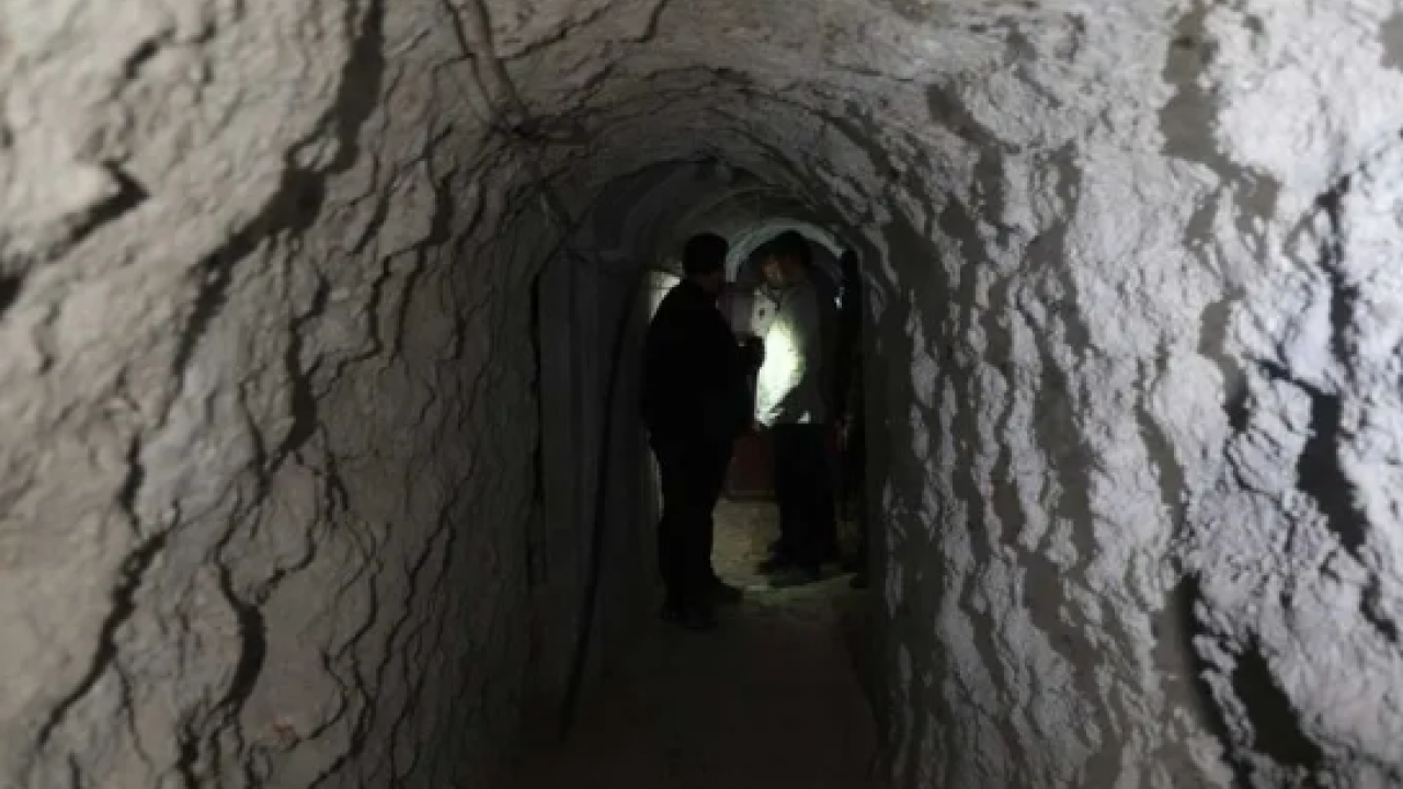 Foto - Erdoğan: ‘Kılıç kınından çıkarsa…’ demişti. YPG’yi operasyon korkusu sardı! Tünel kazmaya başladılar