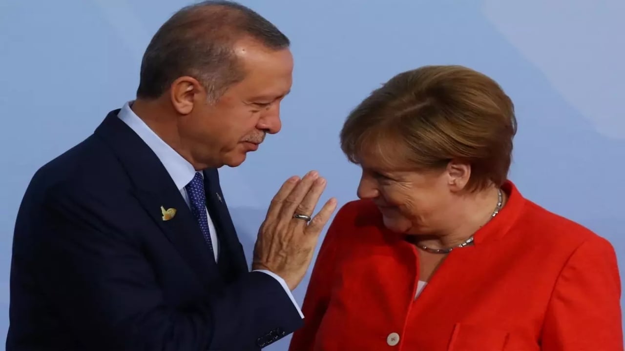 Erdoğan, Merkel’le olan ilginç anısını ilk defa anlattı: Birden şaşkın şaşkın bana bakıp gülmeye başladı