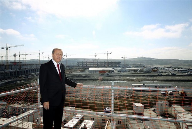 Foto - ​Erdoğan şantiyeye indi