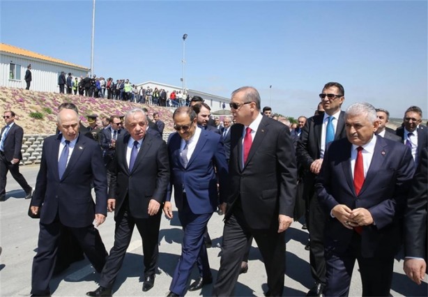Foto - ​Erdoğan şantiyeye indi