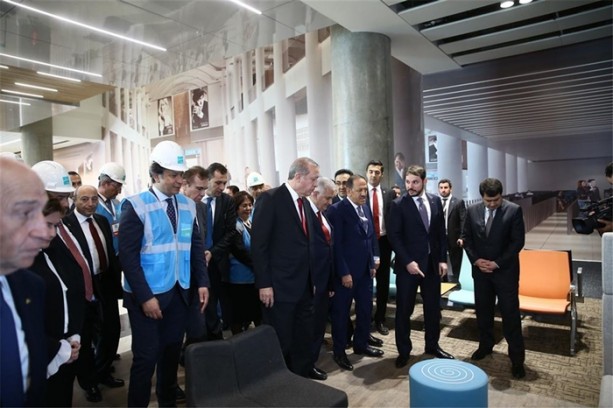 Foto - ​Erdoğan şantiyeye indi