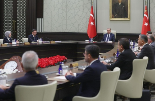 Foto - Erdoğan sinyali vermişti! Ünlü gazeteci 'AK Parti'de sadece 3 ismin koltuğu garanti' diyerek o isimlerin kimler olduğunu açıkladı