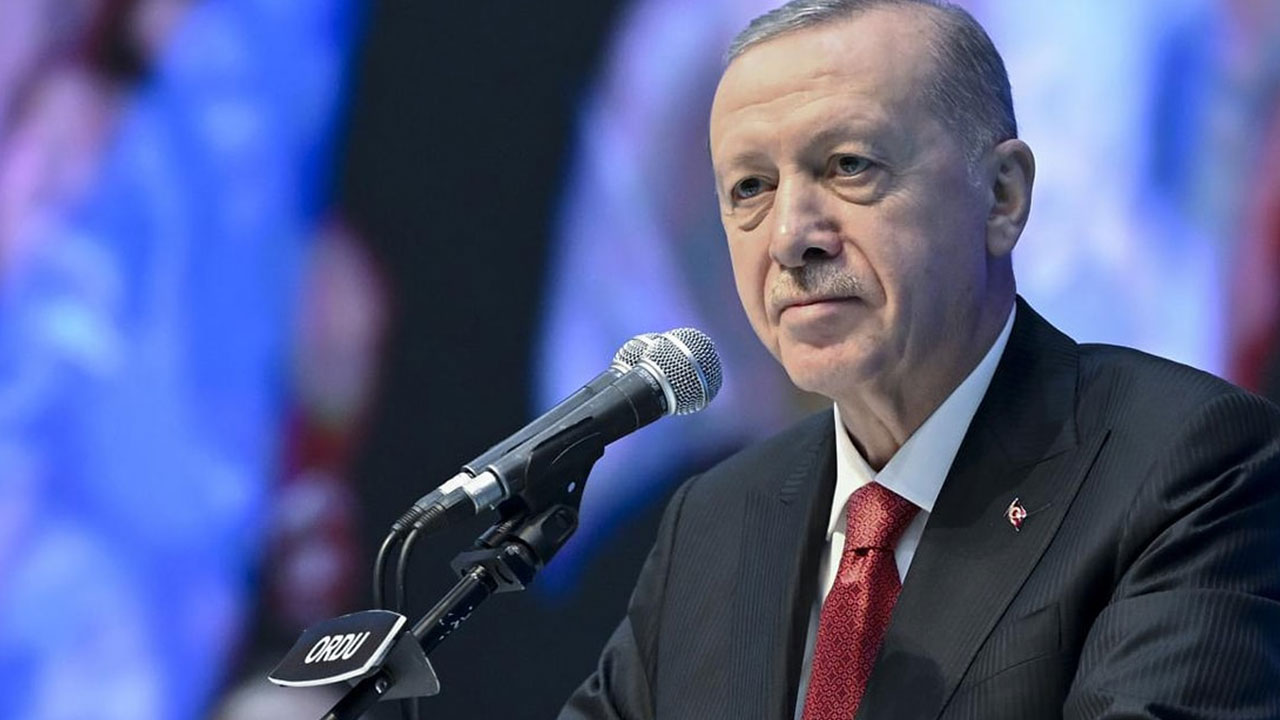 Foto - Erdoğan, Tatlıses'in "Önümüzdeki dönem cumhurbaşkanlığına var mısınız?" sorusuna cevap verdi