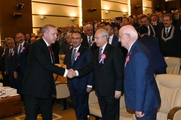 Foto - Erdoğan ve Kılıçdaroğlu AYM töreninde tokalaştı