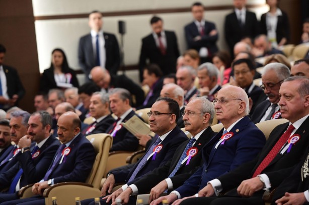 Foto - Erdoğan ve Kılıçdaroğlu AYM töreninde tokalaştı
