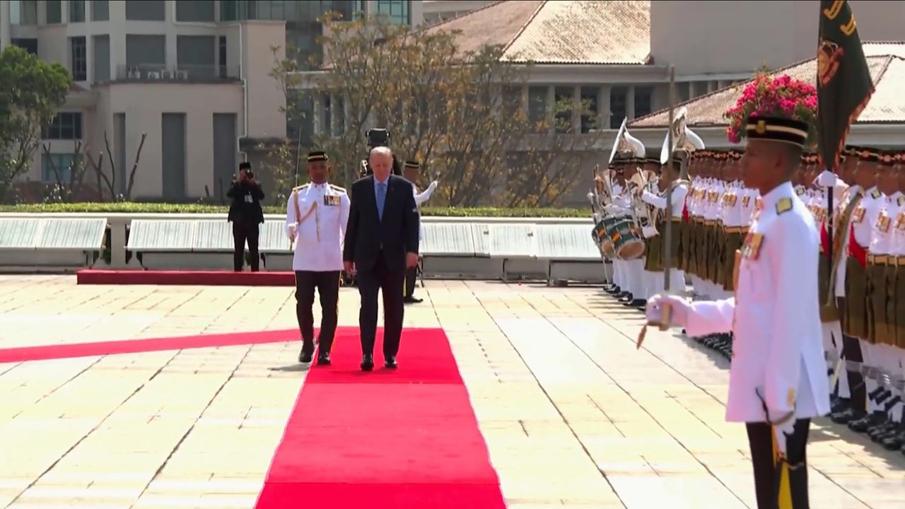 Foto - Erdoğan’a Malezya’da görkemli karşılama! Resmi tören düzenlendi