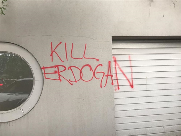 Foto - Duvarlara "Erdoğan'a ölüm" yazdılar!