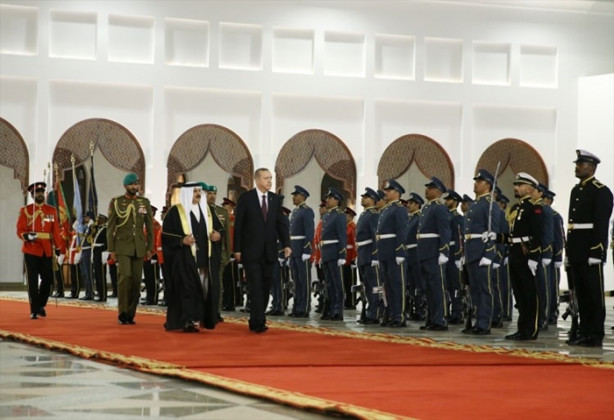 Foto - Erdoğan’a Şeyh İsa bin Salman Al Halife Madalyası