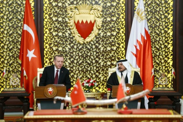 Foto - Erdoğan’a Şeyh İsa bin Salman Al Halife Madalyası