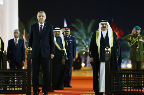 Foto - Erdoğan’a Şeyh İsa bin Salman Al Halife Madalyası