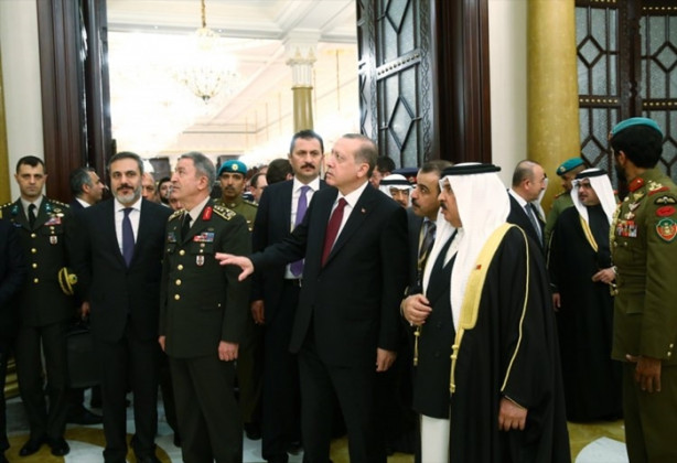 Foto - Erdoğan’a Şeyh İsa bin Salman Al Halife Madalyası