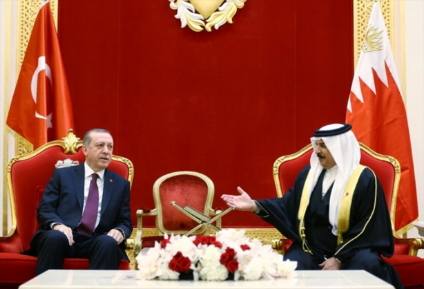 Foto - Erdoğan’a Şeyh İsa bin Salman Al Halife Madalyası