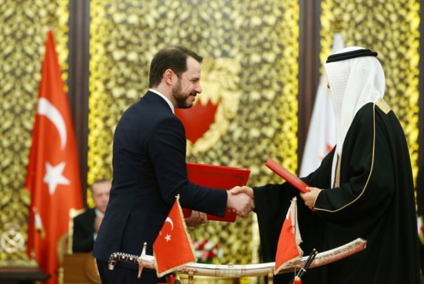 Foto - Erdoğan’a Şeyh İsa bin Salman Al Halife Madalyası
