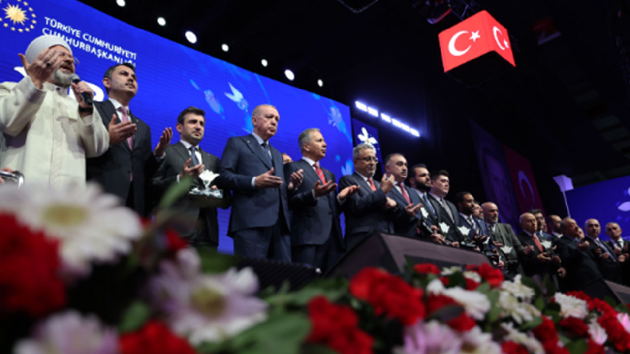 Foto - Erdoğan'dan Cengiz Holding açıklaması: Köşeye sıkıştırmak lazım