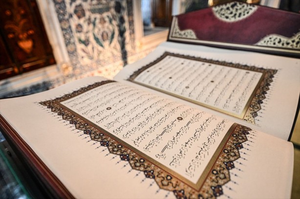 Foto - Erdoğan’dan çok değerli hediye! Mukaddes Emanetler Dairesi’ne bakın ne hediye etti